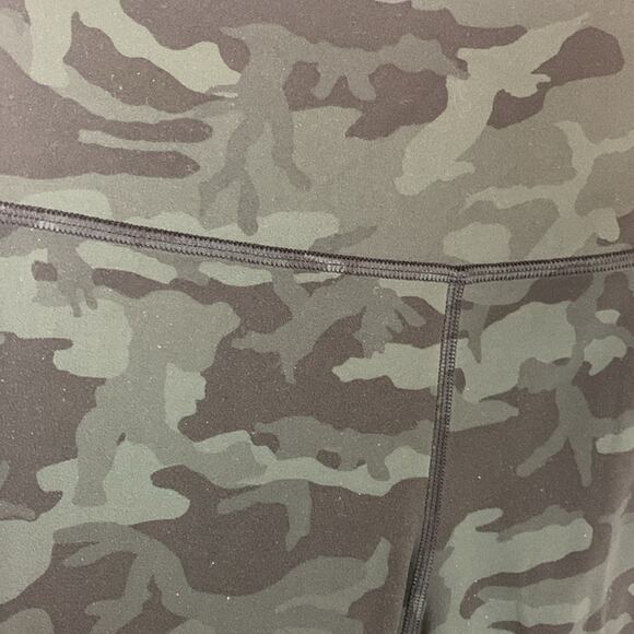 Lululemon womens size 8 wunder under crop leggings camo black soot athletic gym - Picture 5 of 7